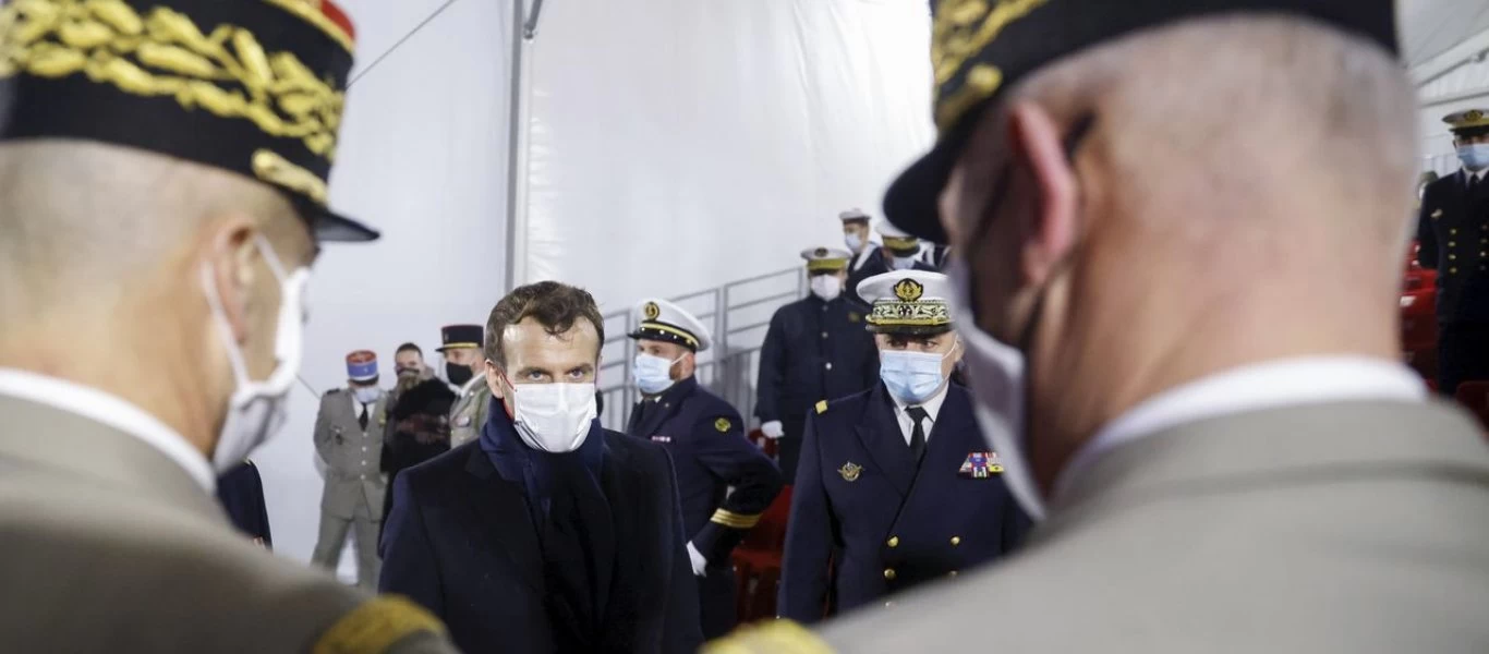 Γαλλία: Η κυβέρνηση καταδικάζει τις απειλές για πραξικόπημα - Οι στρατηγοί αντιμετωπίζουν συνέπειες